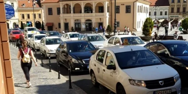 Haos în trafic la Braşov în prima zi în care circulaţia a fost restricţionată FOTO brasov metropolitan