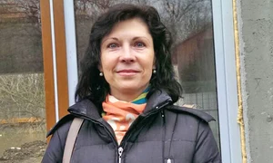 Daniela Coman l a botezat Sasha şi va suporta o parte din cheltuielile de întreţinere a puiului în rezervaţia de la Zărneşti jpeg