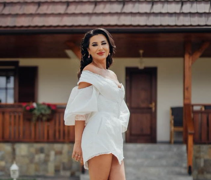 Cântăreaţa Anuţa Motofelea, care a filmat un clip în aria protejată Munții Rodnei, va fi amendată