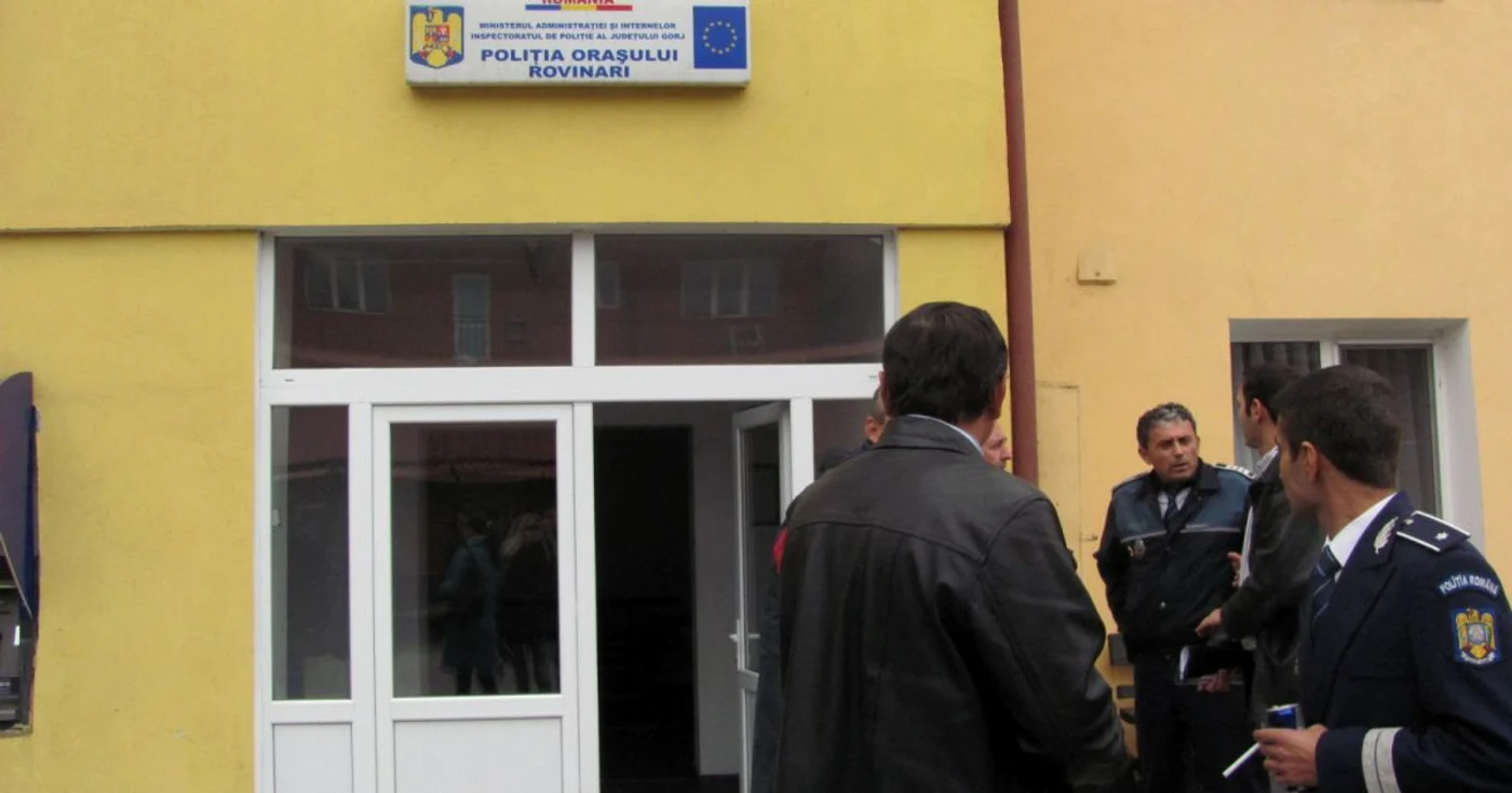 La faţa locului a fost chemat şi un ofiţer din cadrul Compartimentului de Prevenire şi Combatere a Faptelor Antisociale