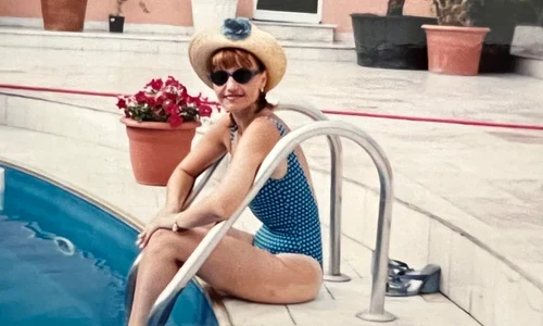 Marina Almasan in costum de baie  (1) jpg