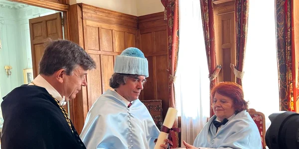 MC foto decernare titlu DHC la UIMP Santander jpg