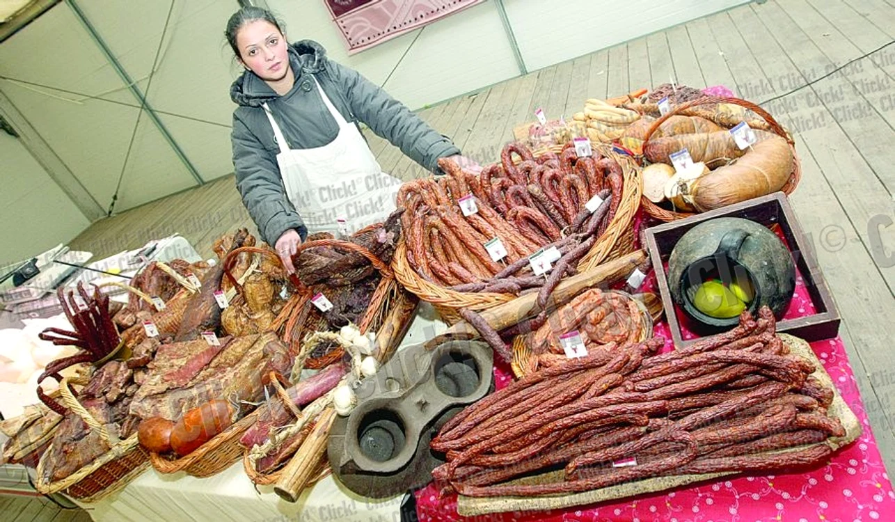 Gurmanzii îşi pot cumpăra cârnaţi şi pastramă nemţească