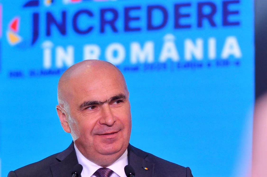 Guvernul condus de Ilie Bolojan ia unele decizii asemănătoare cu Dragnea. FOTO: Mediafax