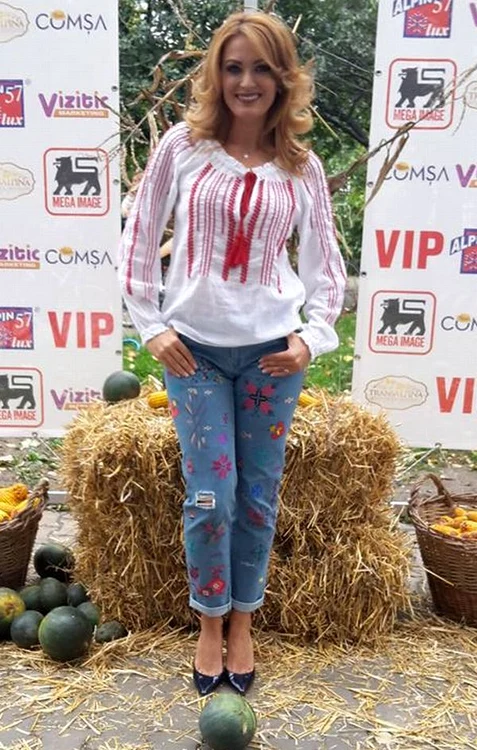Anca Ţurcaşiu a purtat ie şi jeanşi
