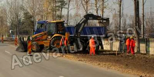 Muncitorii au început lucrările în zona sediului RAT Braşov. Foto: Bogdan Crăciun