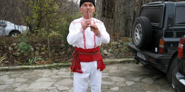 Singurul profesor de fluier din judeţ
