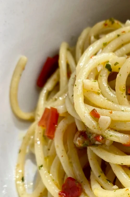 Spaghetti, aglio, olio e pepperoncini