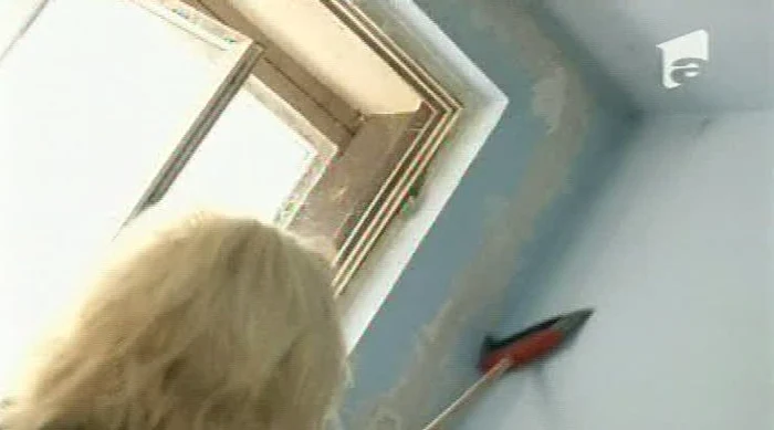 Daniela Gyorfi, şocată de mizeria din casa Ioanei Tufar (Foto: captură video Antena 1)