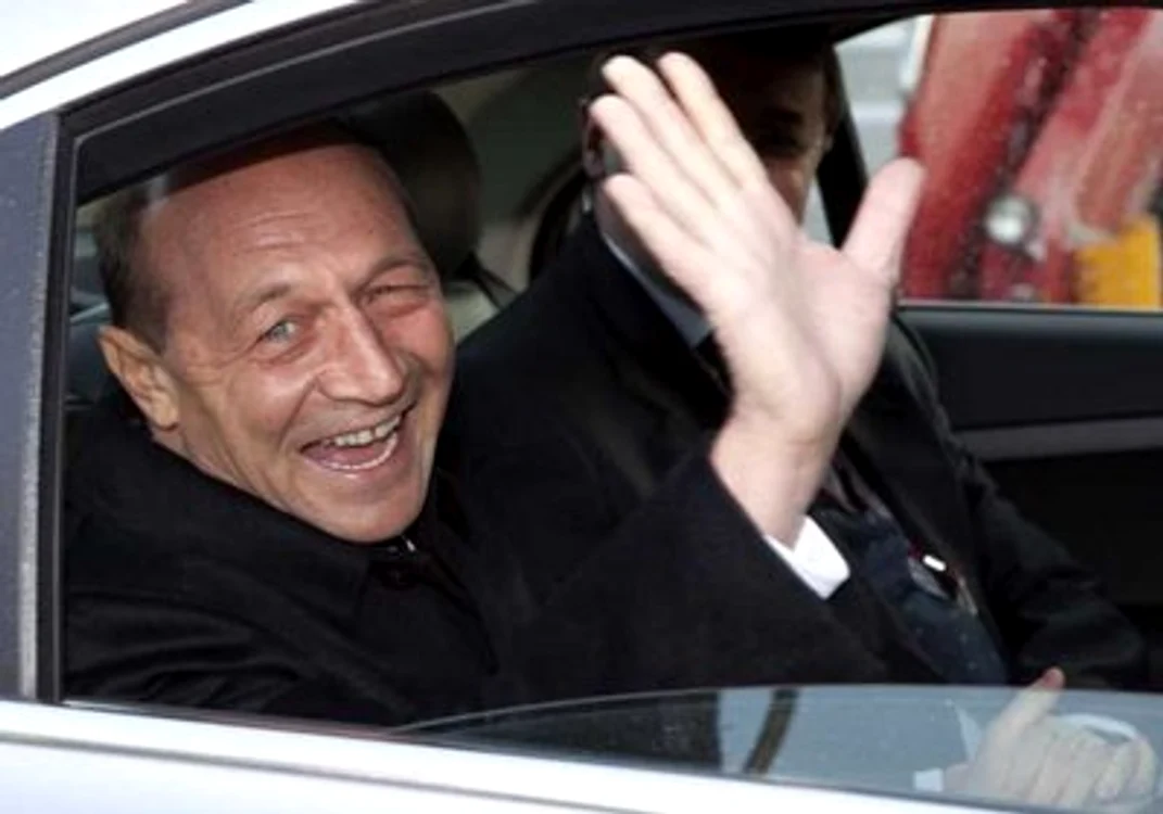 Traian Băsescu a fost validat la 16 decembrie de Curtea Constituţională în funcţia de şef al statului