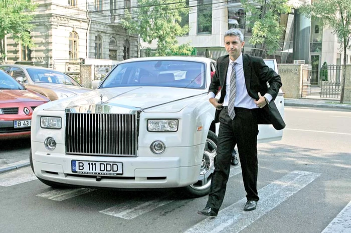 Dan Diaconescu a strâns o avere uriașă și se plimbă cu acest Rolls Royce Phantom, de 200.000 de euro