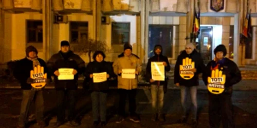 Protestatari pe Cod portocaliu la Constanţa Foto Sînziana Ionescu