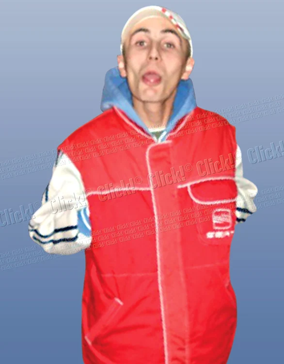 “Misiunea mea este să fiu un ghimpe în coasta Guvernului şi să expun activităţile lor” a povestit hackerul, în martie 2012, pentru Softpedia