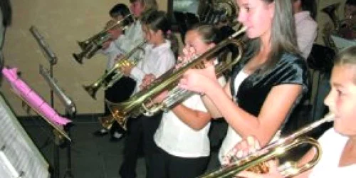 Satu Mare: Caravana culturii face furori în judeţ