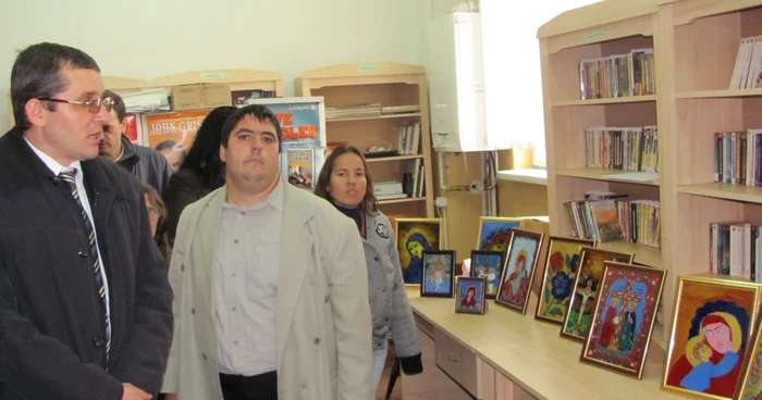 Icoanele au fost realizate de şapte persoane cu handicap FOTO Alin Ion