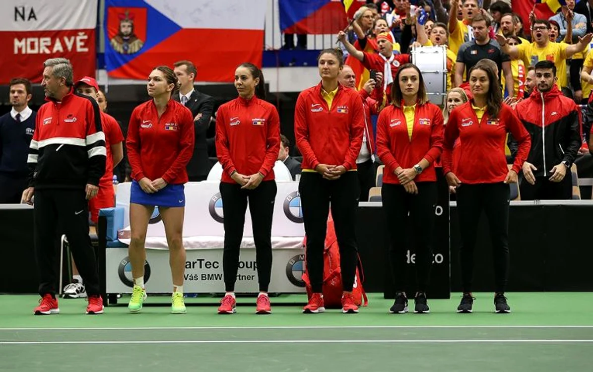 
    Echipa de Fed Cup a României in victoria de la Ostrava, cu CehiaFoto: Facebook  