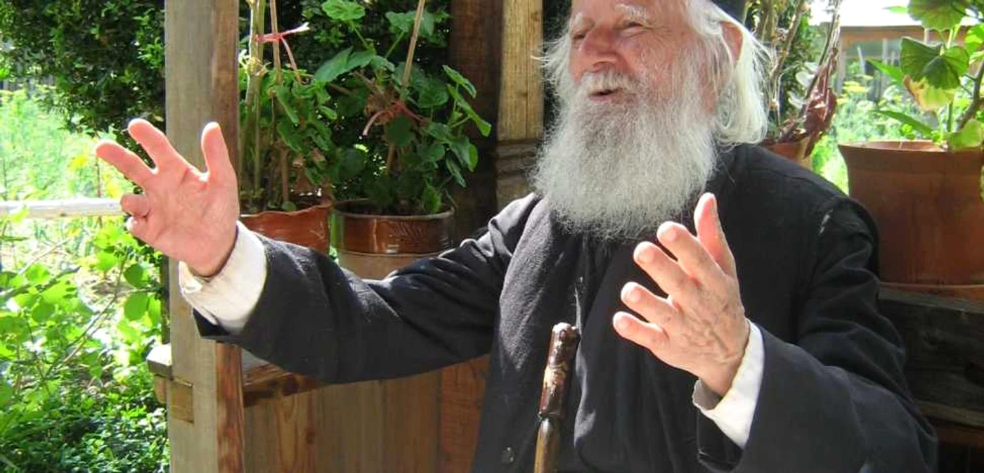 Părintele Teofil Bădoiu a avut mult de suferit din cauza credinţei sale FOTO:corbiidepiatra.wordpress.com