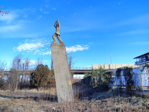 Statuia lui Vasile Roaită din Parcul CFR FOTO MA (6) jpg