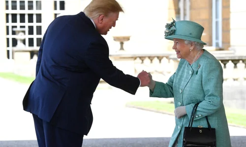 donald trump regina elisabeta 
