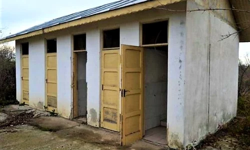 latrine wc scoli jpeg