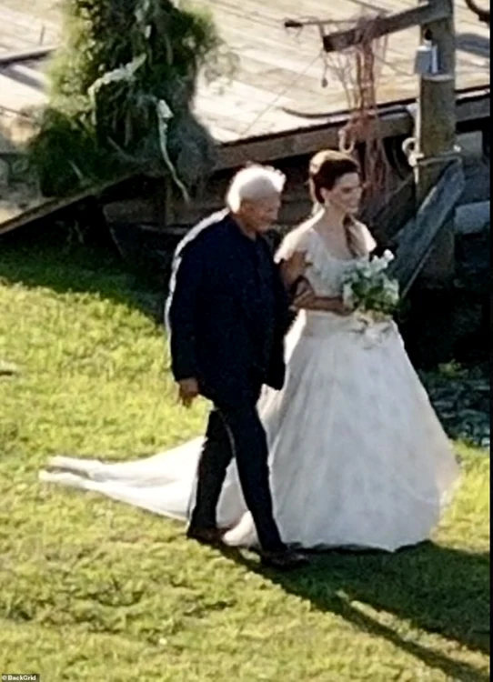 Lana mireasă, DailyMail PNG