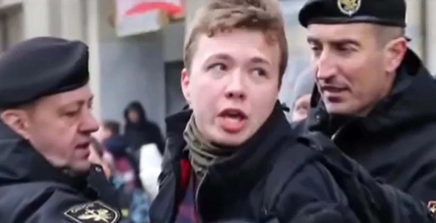 
    Roman Protasevici, în momentul în care a fost arestat de autoritățile belaruse  