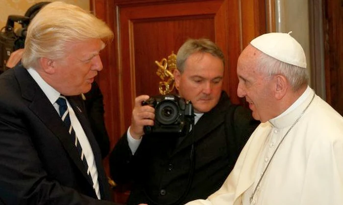 Donald Trump, primit la Vatican de Papa Francisc jpeg