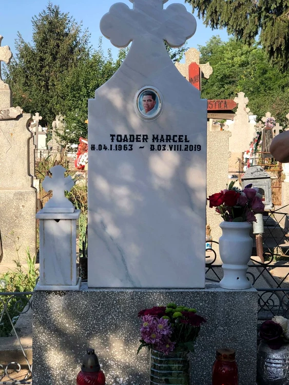 Marcel Toader a murit anul trecut, iar mama sa îndurerată s-a ocupat de parastas