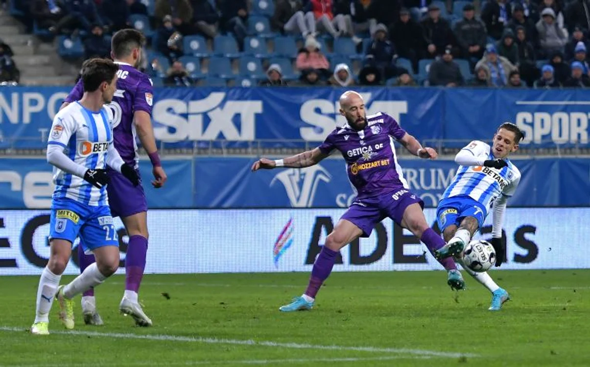 FC Argeș a debutat cu o înfrângere în prima etapă a play-off-ului, la Craiova (FOTO: Sportpictures)