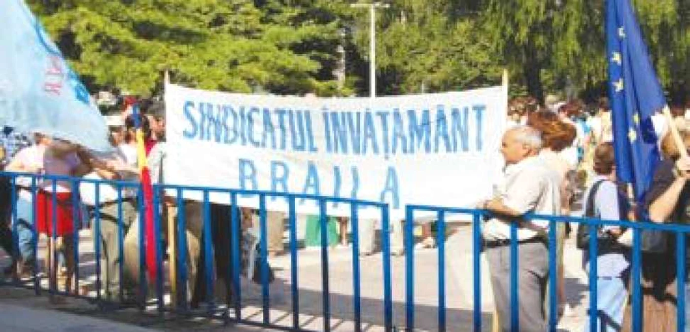 Brăila: Alianţa Bugetarilor pichetează prefectura