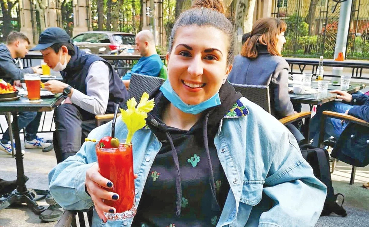 
    Irina Diacenco a trecut cu bine peste primul val al îmbolnăvirilor în ShanghaiFoto: Arhivă personală  
