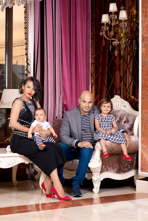 Giulia şi Vlad Huidu au împreună o fetiţă de 3 ani şi un băieţel de un an