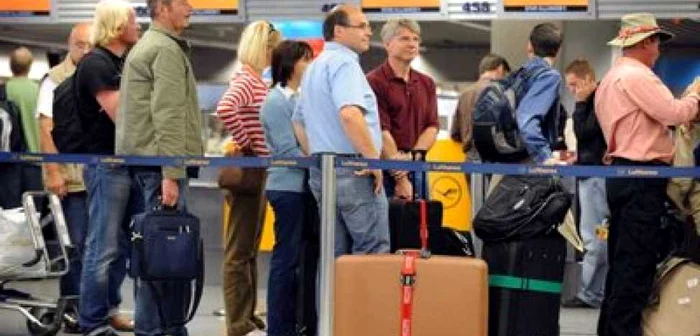 Al treilea aeroport din Europa a fost blocat din cauza poleiului timp de mai multe ore