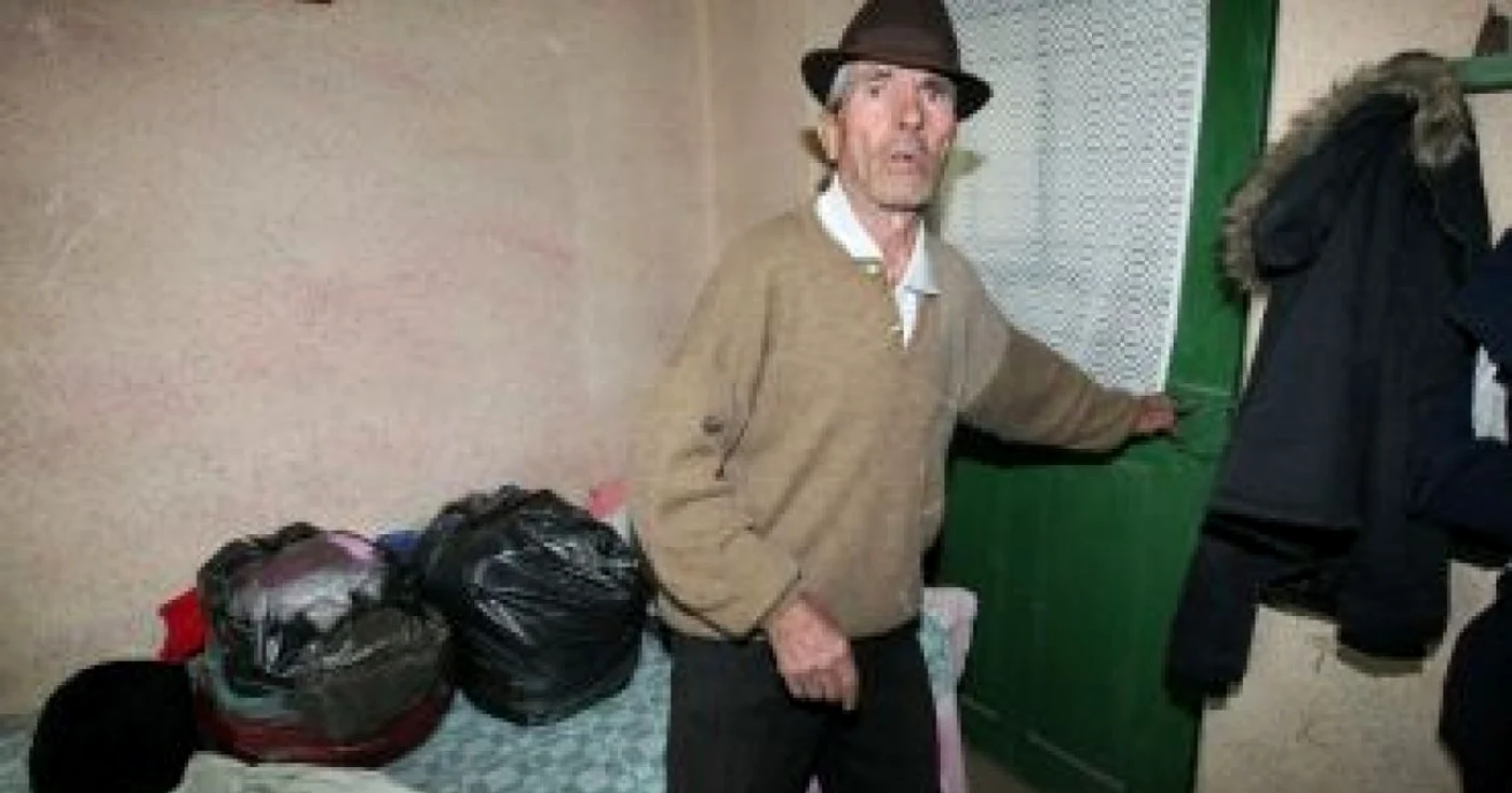 Craiova: Un bătrân de 81 de ani crede că nevasta îl înşală