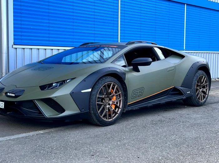 Lamborghini Huracan, una dintre mașinile lui Felix Baumgartner scoase la vânzare. Foto: Facebook