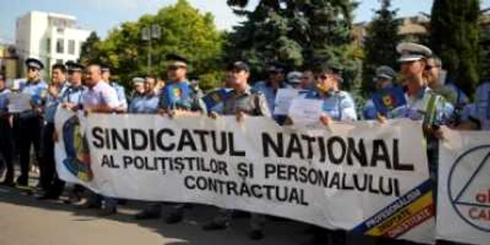 Constanţa: Poliţiştii au ieşit în stradă