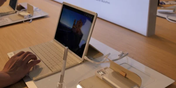 huawei matebook foto razvan baltaretu/adevarul