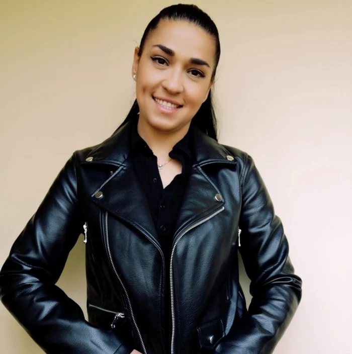 Mereu cu zâmbetul pe buze