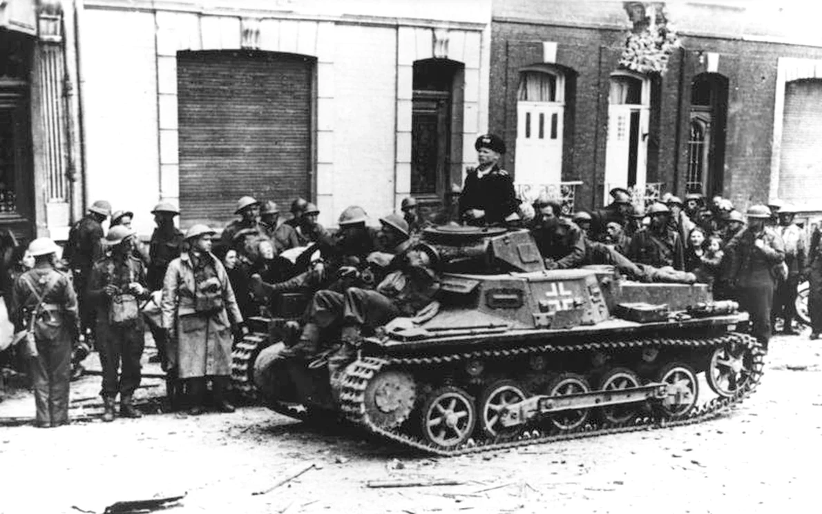 Tanc Panzer I, în orașul francez Calais, în mai 1940 (© Das Bundesarchiv Bild 183-B14898)