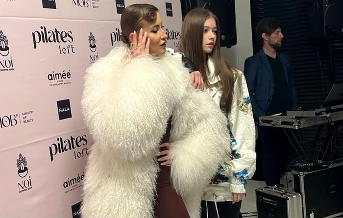 Iulia Albu și frumoasa ei fiică, Mikaela foto: Click!