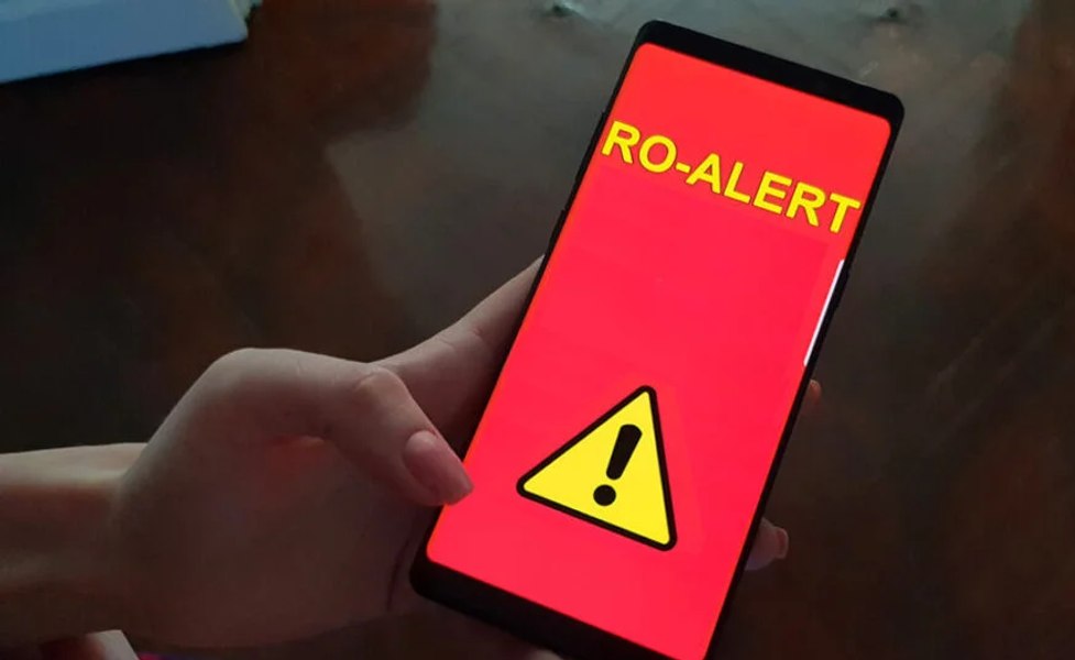 Incendiu violent la fabrica de apă Borsec. A fost trimis RO-ALERT, sunt degajări mari de fum VIDEO