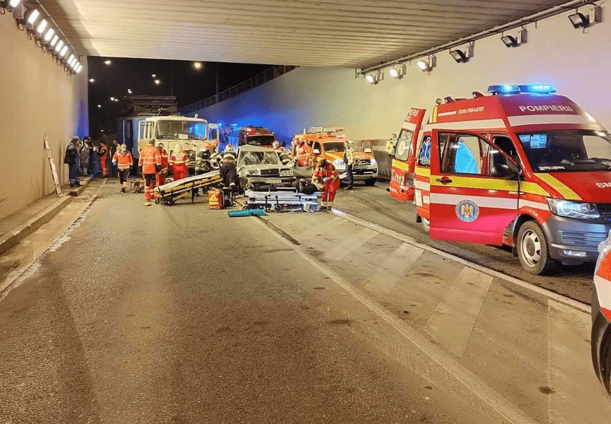  Doi tineri de 19 ani și-au pierdut viața într-un groaznic accident petrecut într-un pasaj din Timișoara VIDEO 