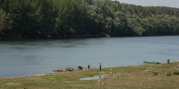 Poluarea râului Nistru începe în Ucraina şi continuă pe teritoriul Republicii Moldova