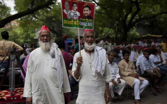 25.000 de fermieri indieni au ameninţat că se sinucid dacă Guvernul nu le dă compensaţiile promise FOTO AP