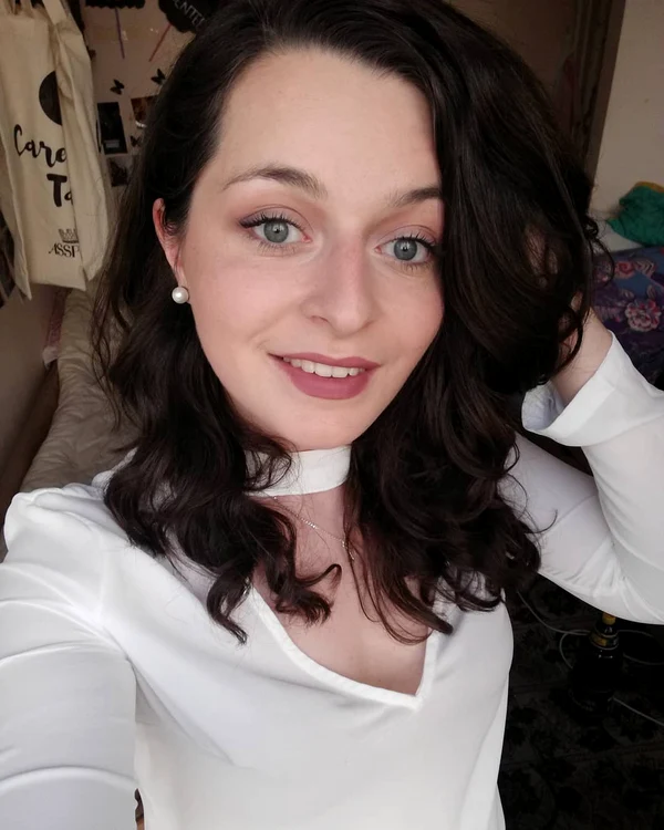 Alexa Bejinariu locuiește în București, dar se afla în vizită la părinți