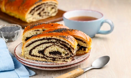 Rulada cu mac  Sursa foto shutterstock 2152242577 jpg