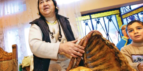 Tanti Lula şi nepoţii ei nu concep  Revelionul fără carne din belşug  