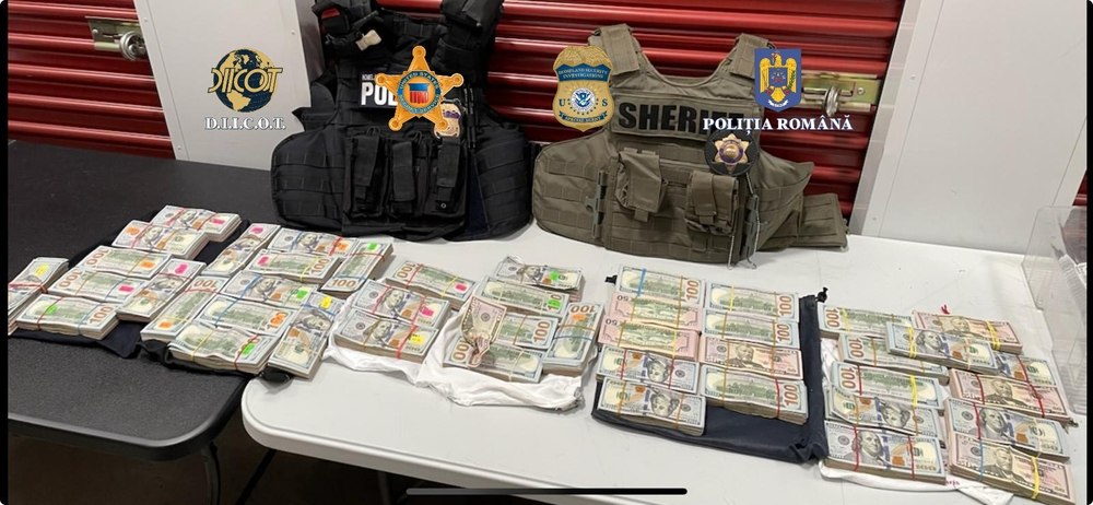 O grupare infracțională formată din români și bulgari a furat peste un milion de dolari în SUA. Clonau carduri și spărgeau conturile americanilor