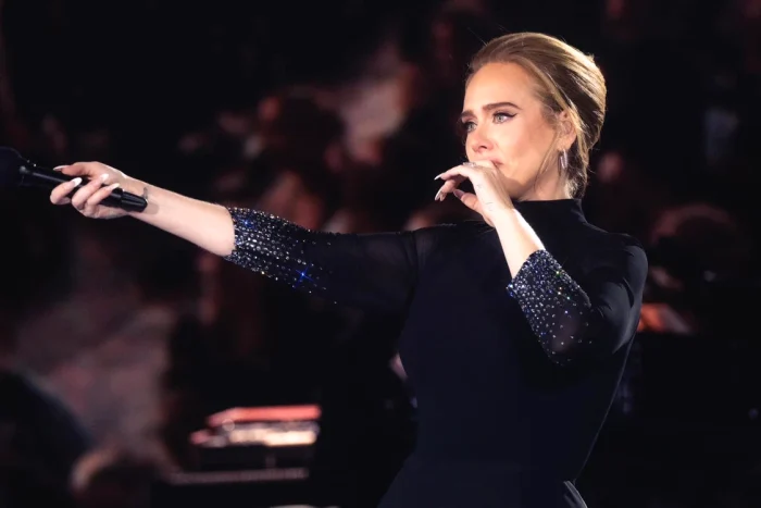 Adele s-a retras pentru o vreme din muzică / Foto: Facebook