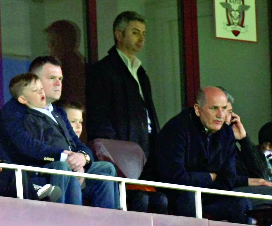 
    Vasile Şiman (stânga)  